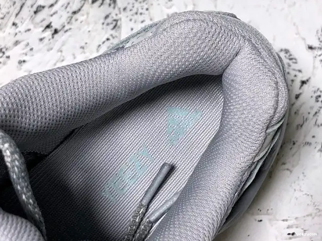 Boost V2 700 Adidas 'Inertia' FW2549 Yeezy 0605
